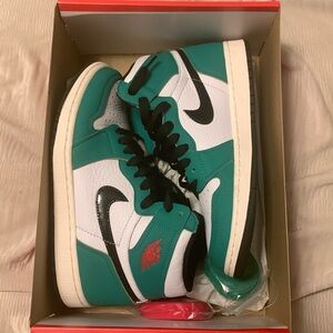 Air Jordan 1 Retro High Og “Lucky Green”
